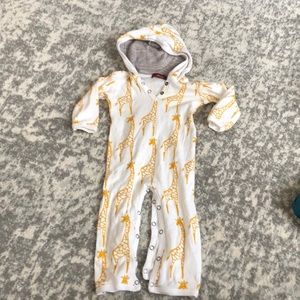 Milk Barn giraffe outfit 6-12mo